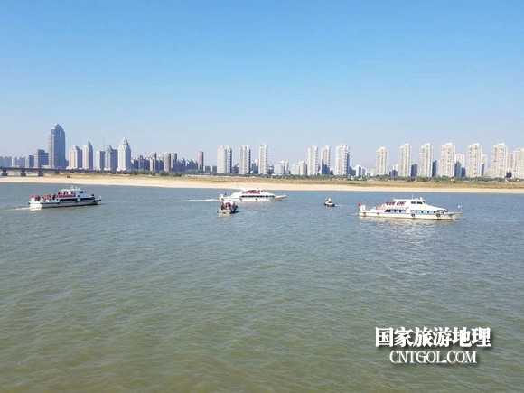 江西開展呵護一湖清水，嚴厲打擊非法采砂行動（圖）